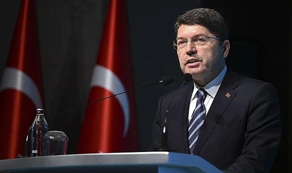 Bakan Tunç: Discord'a Türkiye'den Erişim Engellendi
