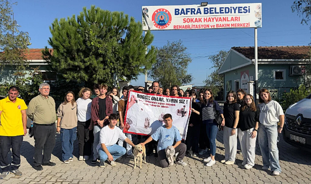 "Barınaktan Okuluma Sevimli Dost Projesi" ile Köpek Sahiplendiler