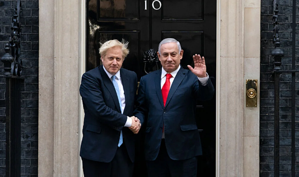 Boris Johnson'ın Anılarında Şok İddia: Netanyahu'nun Kullandığı Banyoda Böcek Bulundu