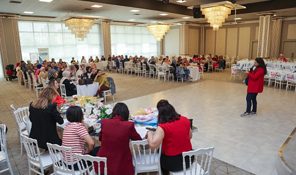 Canik’te Anne Adaylarına Emzirme ve Beslenme Eğitimi