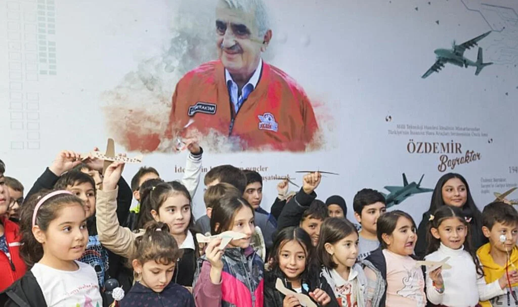 Canik'te Milli Teknolojinin Öncüsü Özdemir Bayraktar'a Vefa
