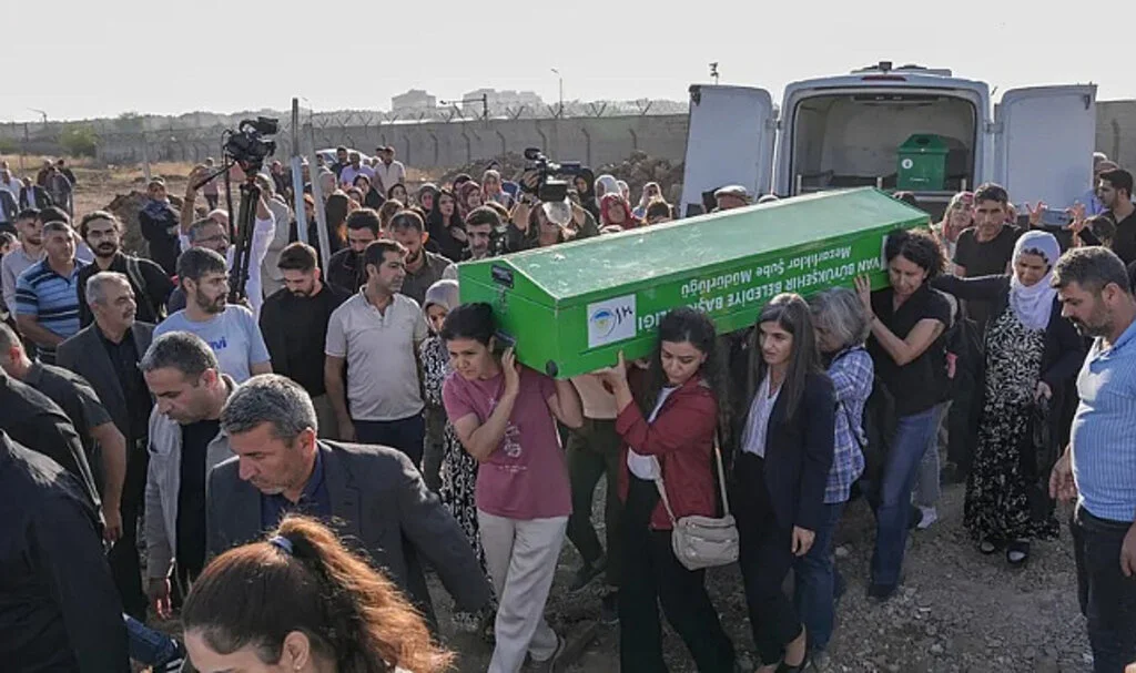 Cesedi bulunan Rojin Kabaiş Diyarbakır'da Toprağa Verildi
