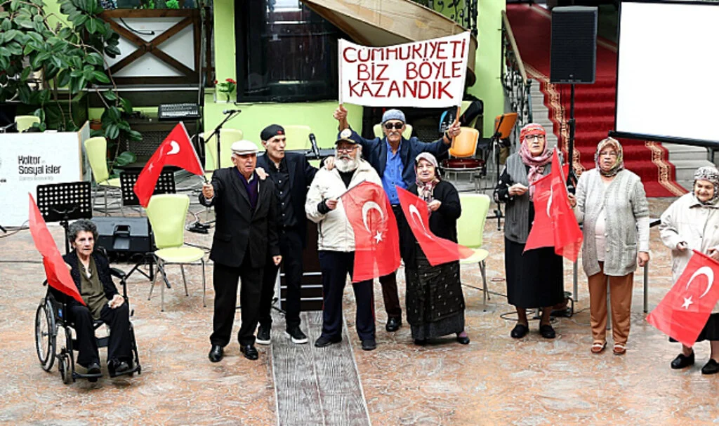 Cumhuriyet'in çınarları eğlendi