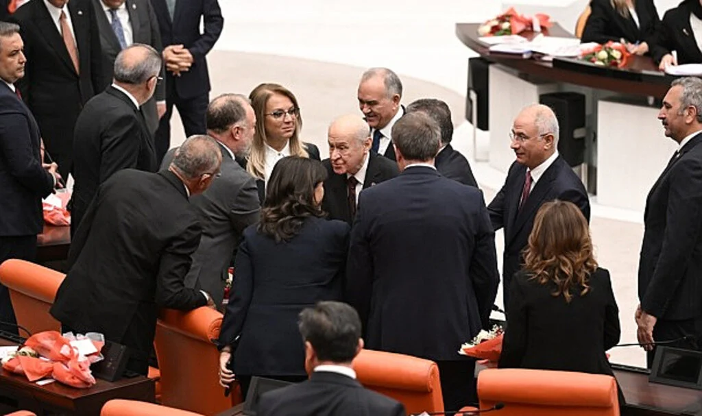 DEM Parti’den Öcalan Hamlesi: Bahçeli’nin Elini Havada Bıraktı