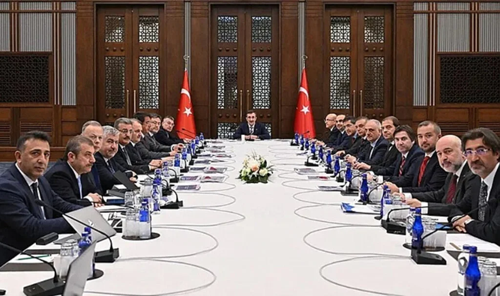 Ekonomi Yönetimi OVP İçin Beştepe'de Toplandı