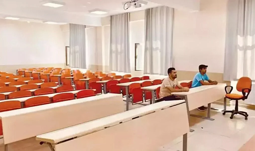 Fen Bilgisi Öğretmenliği Bölümüne İlgi Azaldı: 2 Öğrenci Tercih Yaptı