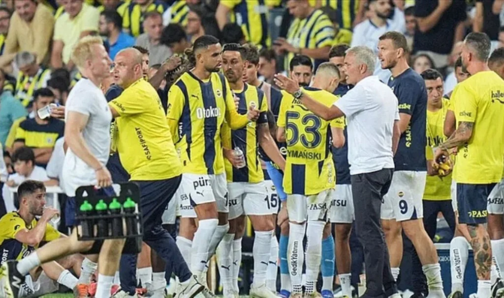 Fenerbahçe, Beşiktaş ve Başakşehir'in Avrupa Hakemleri Açıklandı