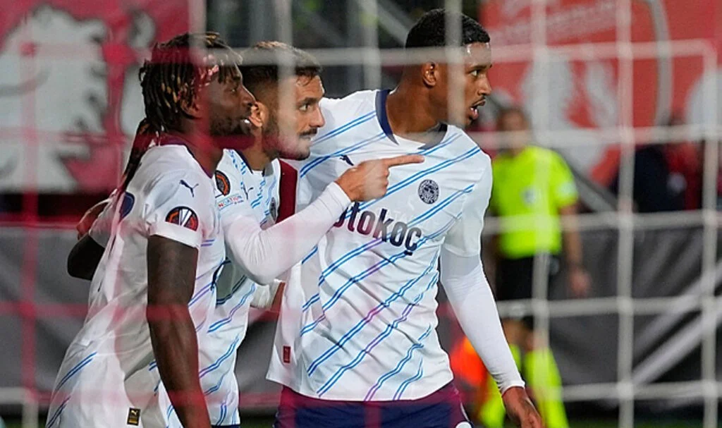 Fenerbahçe, Twente Deplasmanından 1 Puanla Döndü