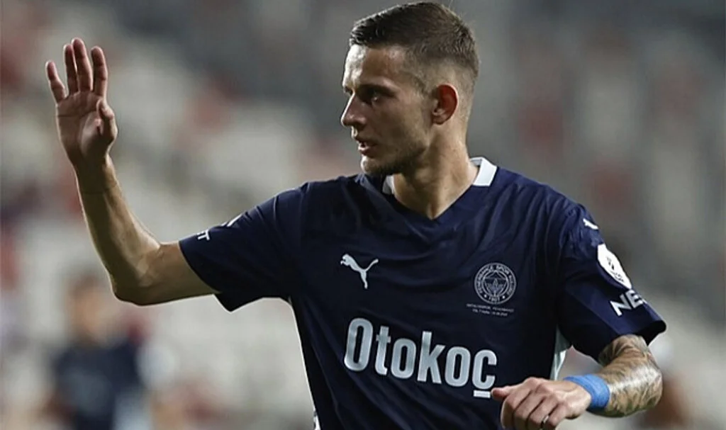 Fenerbahçeli Szymanski'den Kötü Haber: Sakatlığı Devam Ediyor