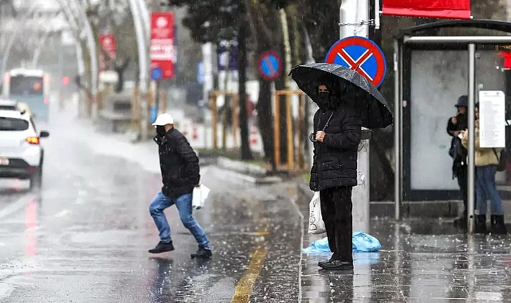 Hafta Sonu Planı Olanlara Meteoroloji'den Sağanak Uyarısı