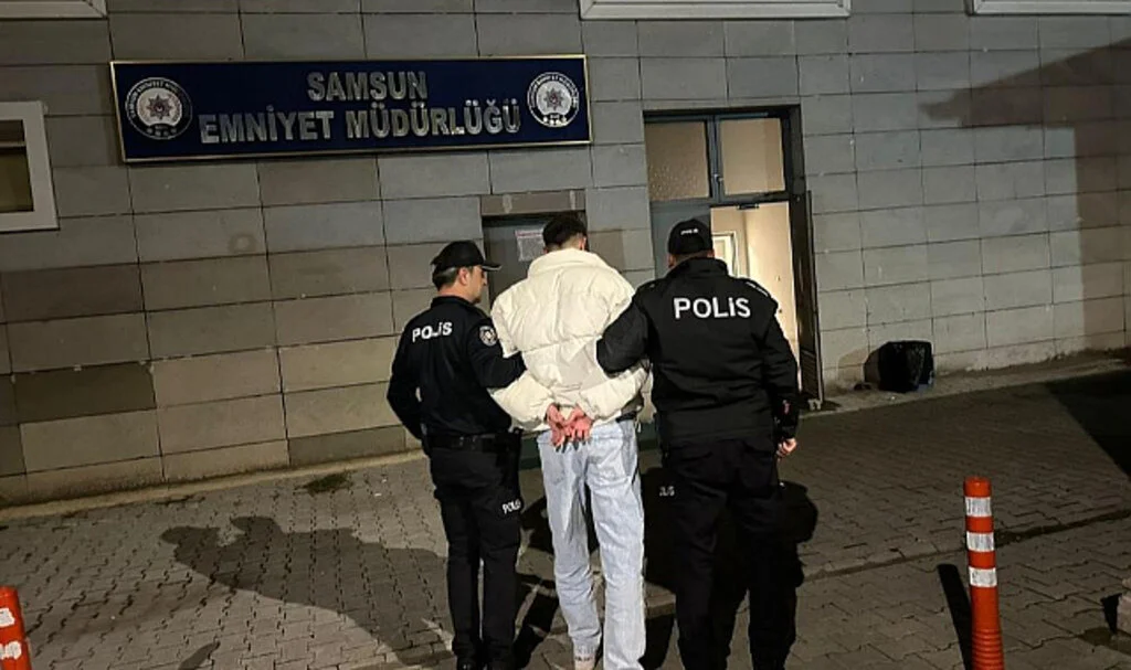 Hırsızlık Suçundan Aranan Kişi Atakum'da Yakalandı