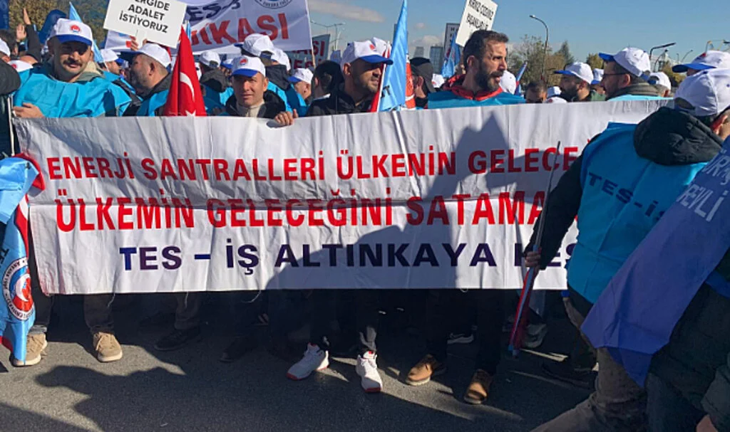 İşçilerden 'zordayız geçinemiyoruz' eylemi 
