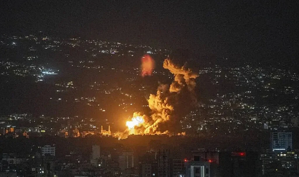 İsrail, Beyrut'ta Al Mayadeen Kanalını Vurdu