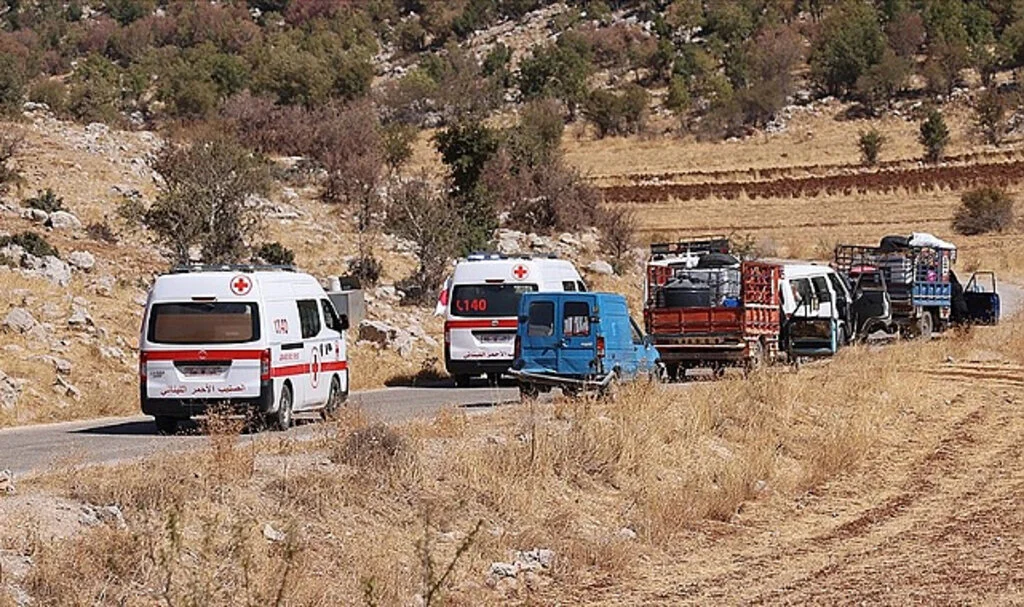İsrail Saldırısında Kızılhaç Araçları Vuruldu, 4 Yaralı