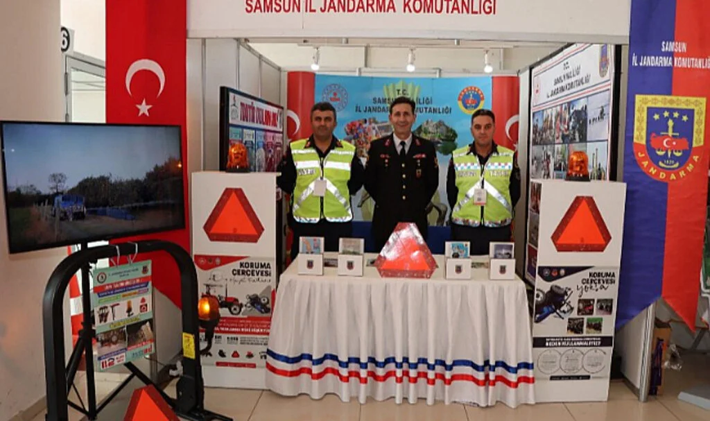 Jandarma Ekipleri Samsun Tarım Fuarı'nda Trafik Bilgilendirmesi Yaptı