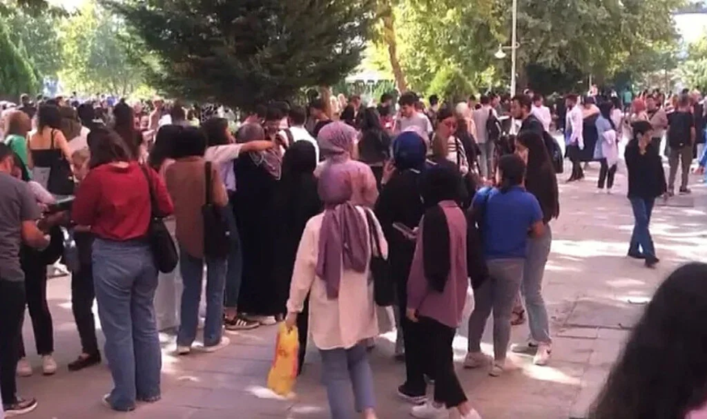 Malatya'da 5.9 Büyüklüğünde Deprem! Çevre İllerde de Hissedildi