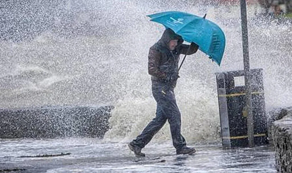 Meteoroloji'den Fırtına ve Kuvvetli Yağış Uyarısı