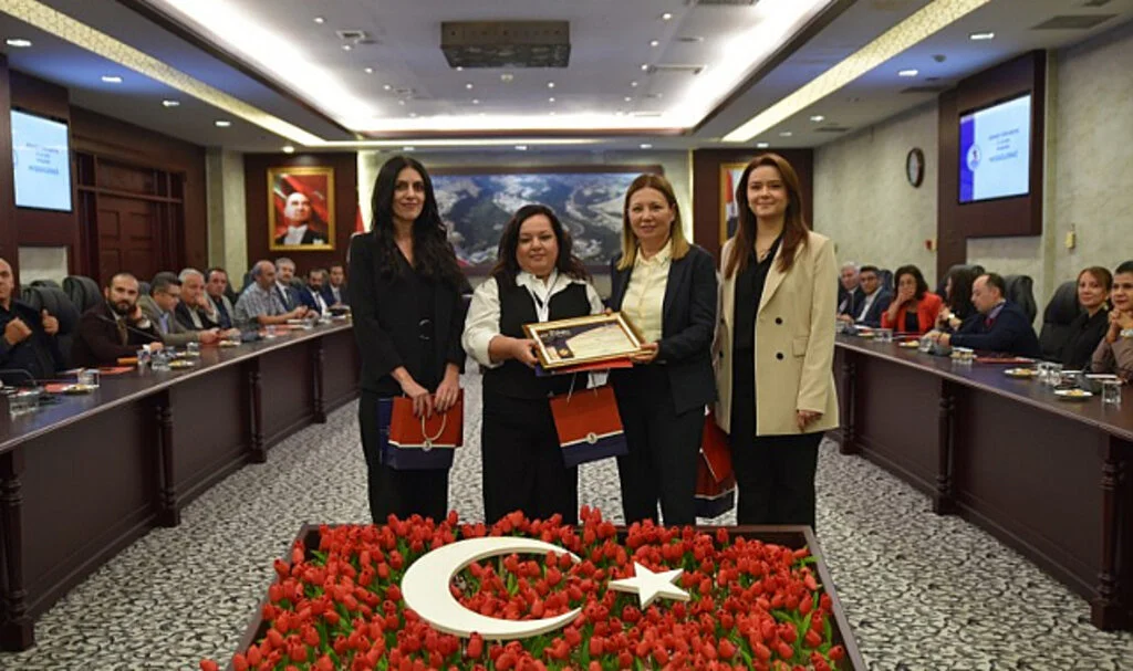 OMÜ’de Başarılı Akademisyen ve Öğrencilere Teşekkür Belgeleri Verildi