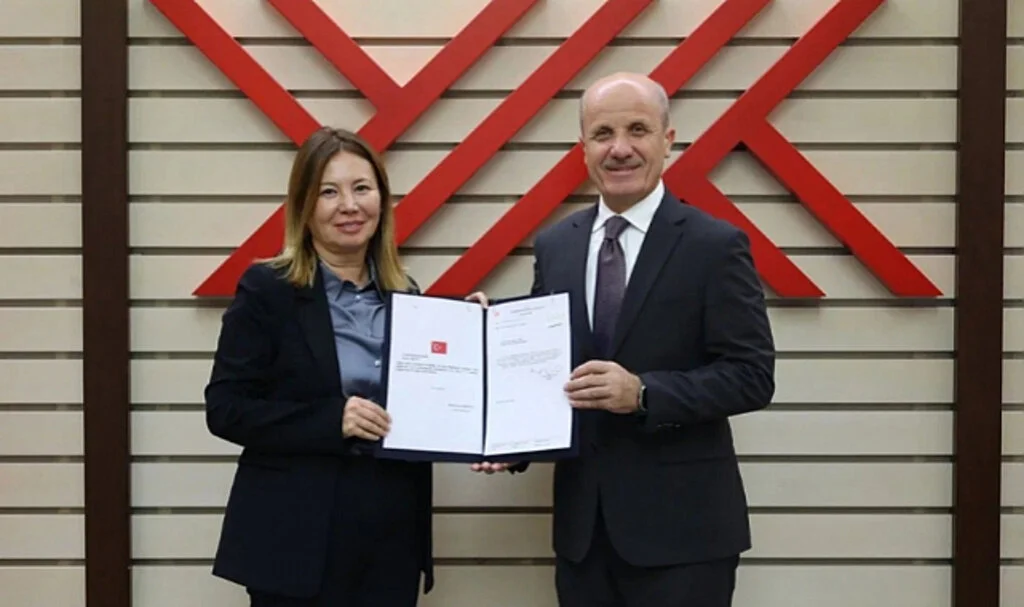 OMÜ Rektörü Prof. Dr. Fatma Aydın Mazbatasını Aldı