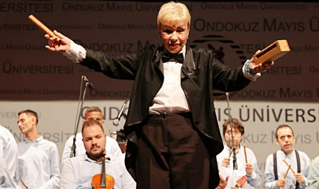 Otizmli Koroya Gönüllü Öğretmenlerden Destek