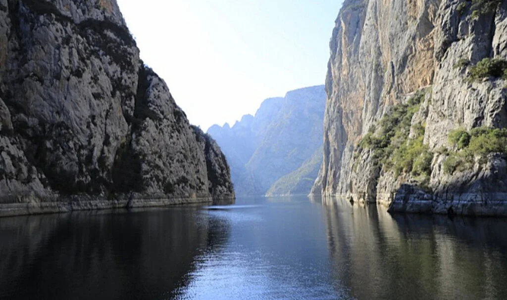 Şahinkaya Kanyonu Her Mevsim Eşsiz Manzaralar Sunuyor