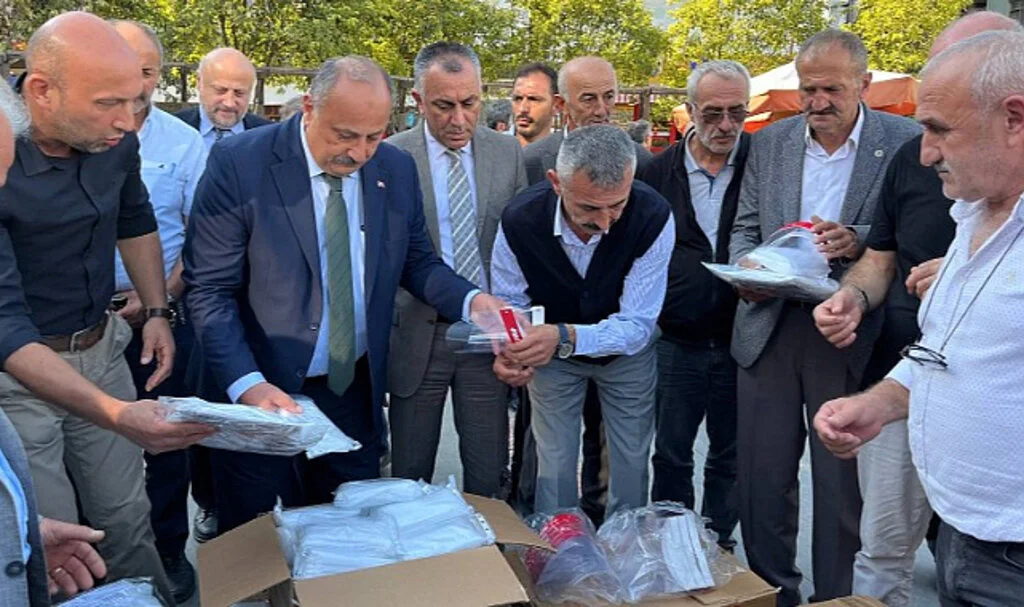 Salıpazarı’nda Kahverengi Kokarca İle Mücadeleye Ekipman Desteği