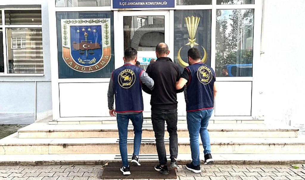 Samsun'da 14 yıl hapis cezası bulunan 2 kişi yakalandı