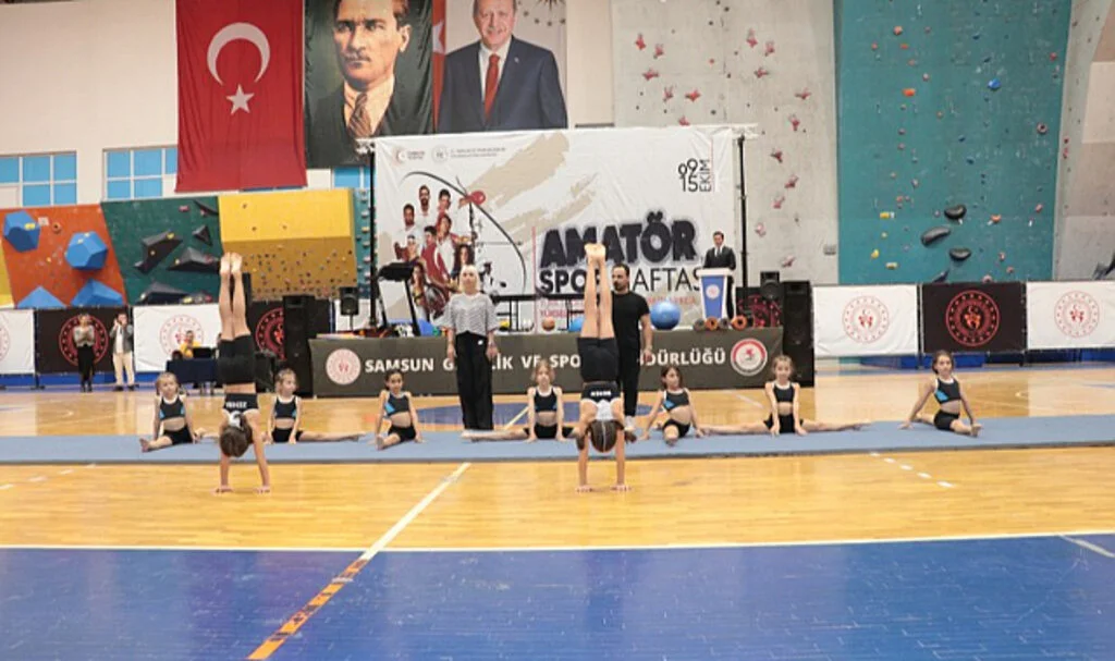Samsun'da Amatör Spor Haftası Renkli Görüntülerle Başladı