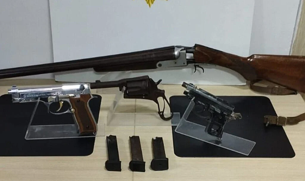 Samsun'da Ev Baskınında Ruhsatsız Silah Bulundu