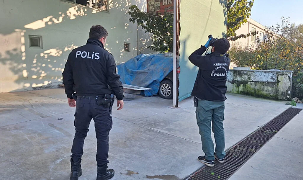 Samsun’da İş Yerinin Çatısına Yorgun Mermi Düştü