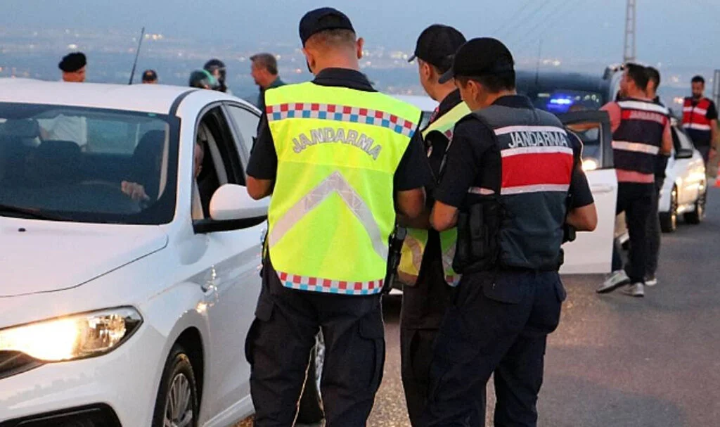 Samsun'da Jandarma Eylül Ayında 337 Aracı Trafikten Men Etti, 5.5 Milyon TL Ceza Kesti