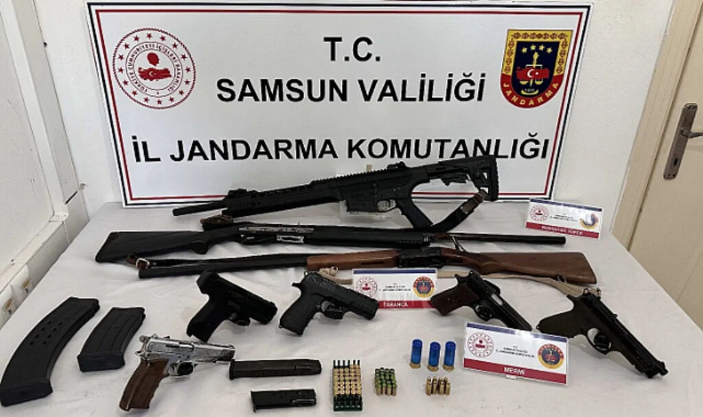Samsun'da jandarmadan kaçak silah operasyonu: 7 gözaltı