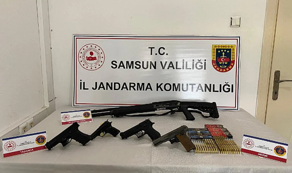 Samsun'da Kaçak Silah Operasyonu: 2 Zanlı Yakalandı