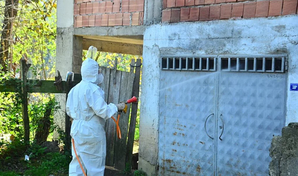 Samsun'da Mahalle Halkı Kokarcayla Mücadele Başlattı