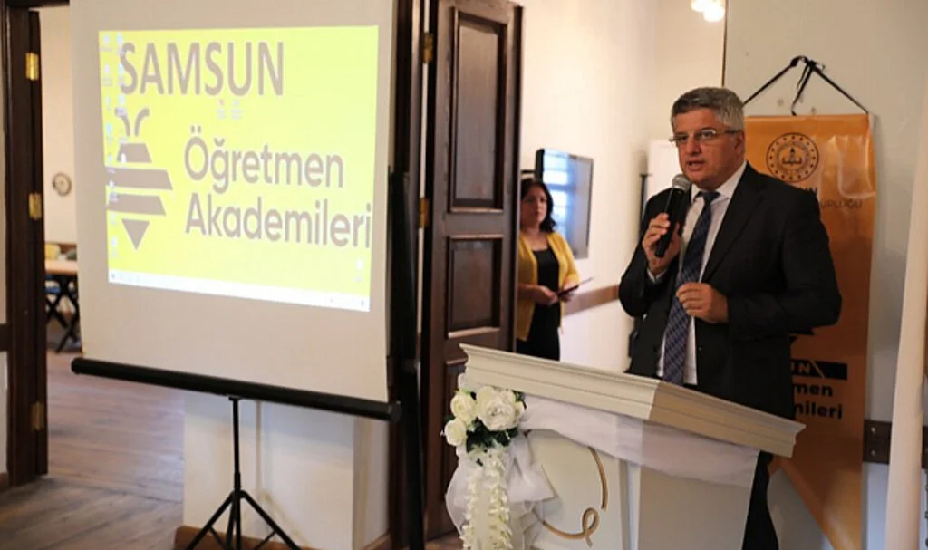 Samsun'da "Öğretmen Akademileri" Eğitime Başladı