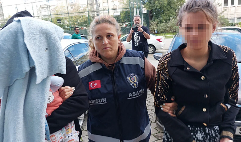Samsun'da Polisin evinden silah ve ziynet eşyası çalan 2 kadın tutuklandı
