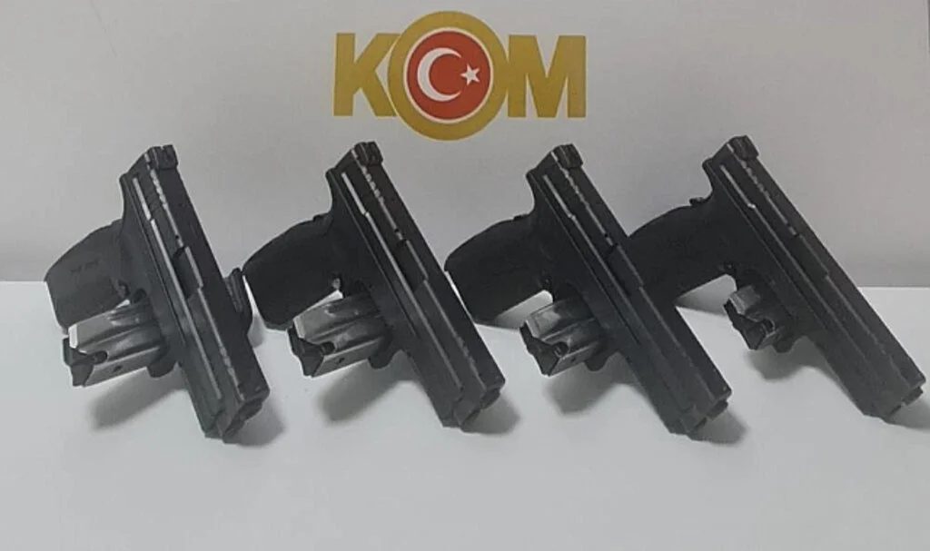 Samsun'da Ruhsatsız Silah Operasyonu: 2 Kişi Yakalandı