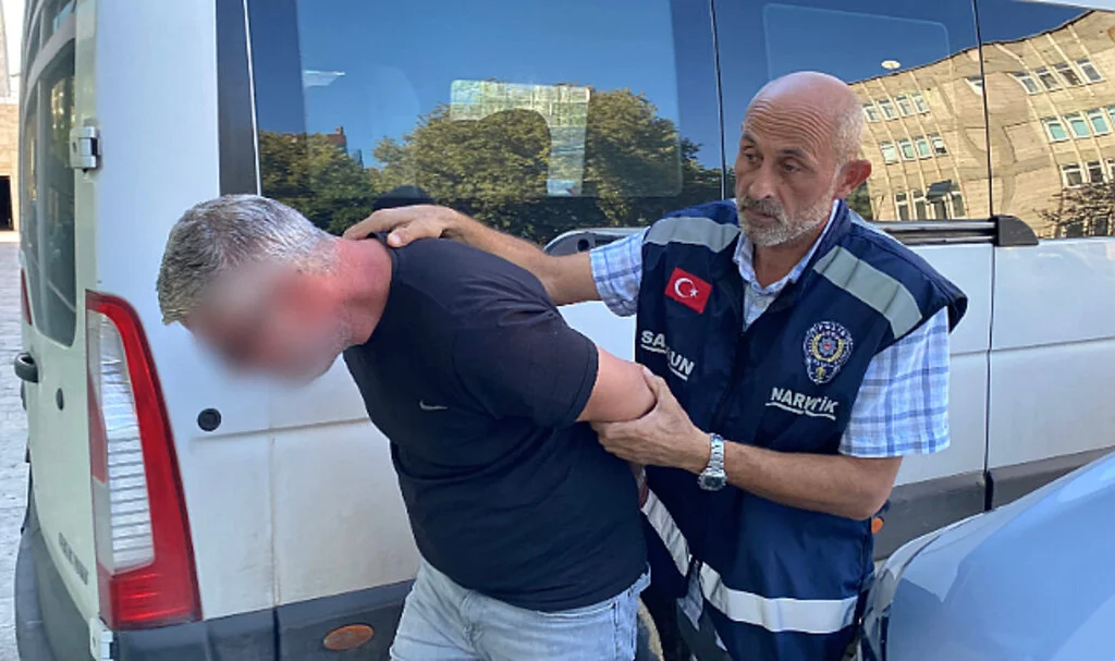 Samsun'da Uyuşturucu Baskını: Esrar ve Kokain Ele Geçirildi