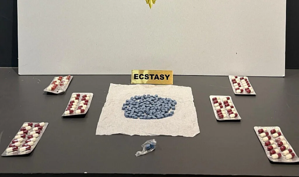 Samsun’da Uyuşturucu Operasyonunda 163 Ecstasy Ele Geçirildi