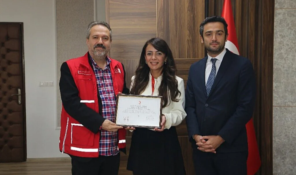 Samsun Eğitim Araştırma Hastanesi’ne Kızılay’dan Altın Madalya