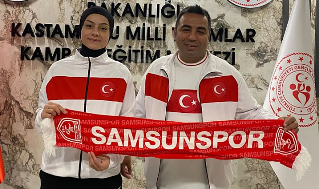 Samsunlu  Zeynep Sena Comart Gençler Dünya Boks Şampiyonası'nda Mücadele Edecek