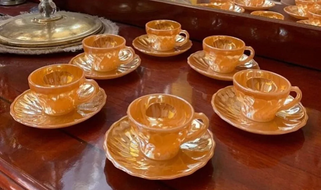 Sarı Fincan Takımları Antika Oldu: Fiyatları 10.000 TL'yi Aşıyor