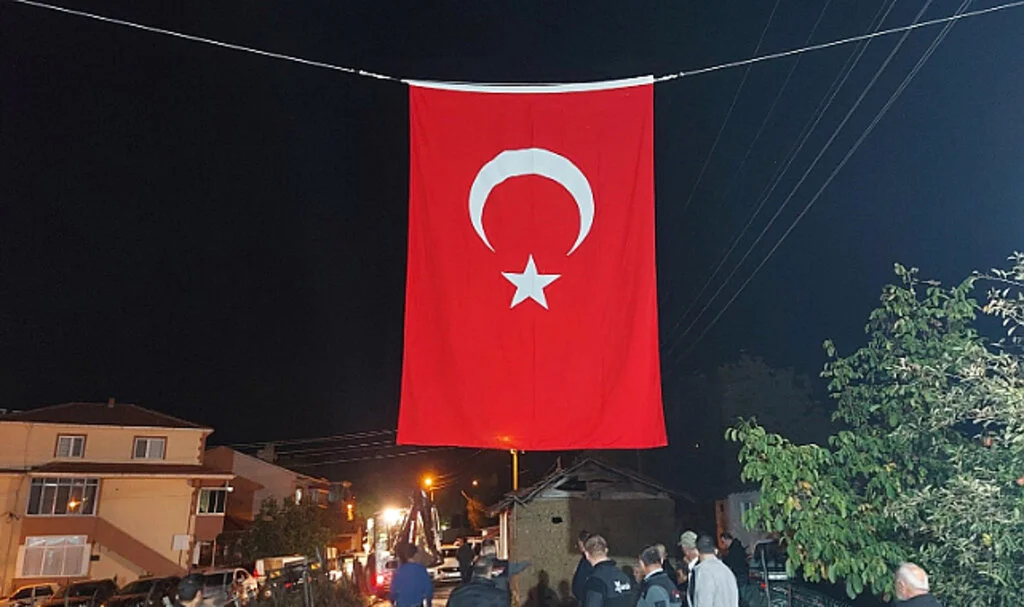 Şehit Piyade Uzman Çavuş Burak Geniş’in Baba Ocağına Acı Haber Ulaştı