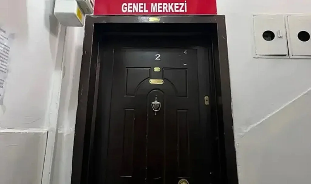 Siyasi parti genel merkezine uyuşturucu operasyonu