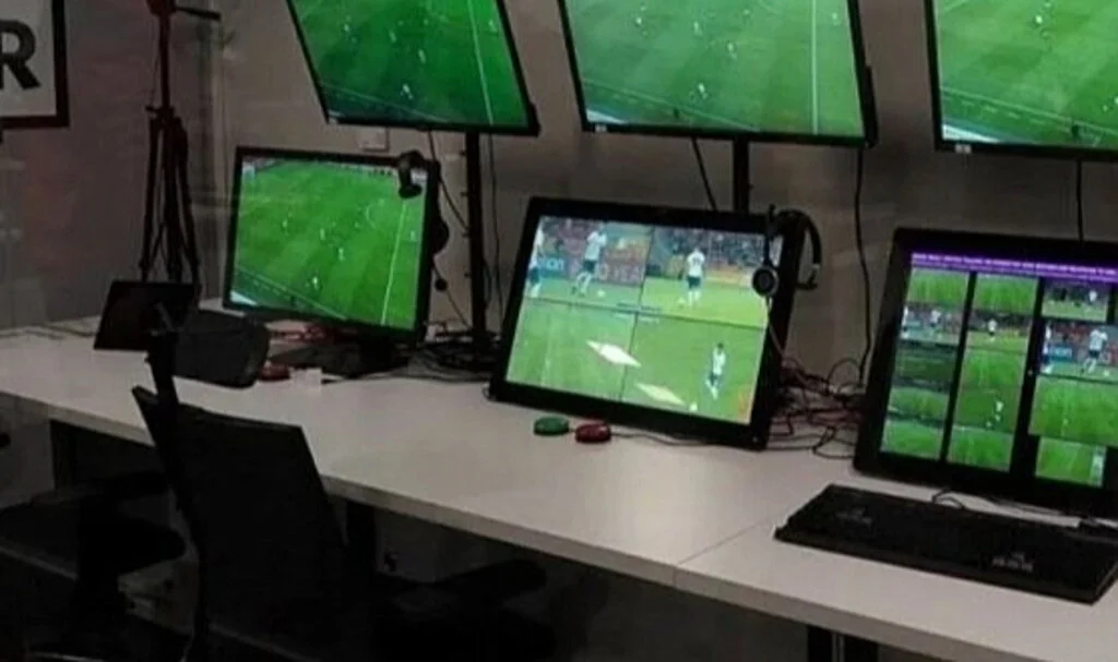 Süper Lig'de 7. Haftanın VAR Kararları Açıklandı: Penaltılar, İptaller ve Tartışmalı Pozisyonlar