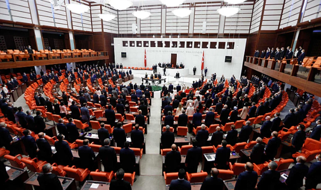 TBMM Lübnan Tezkeresini Onayladı: Türk Askeri Bir Yıl Daha Lübnan'da