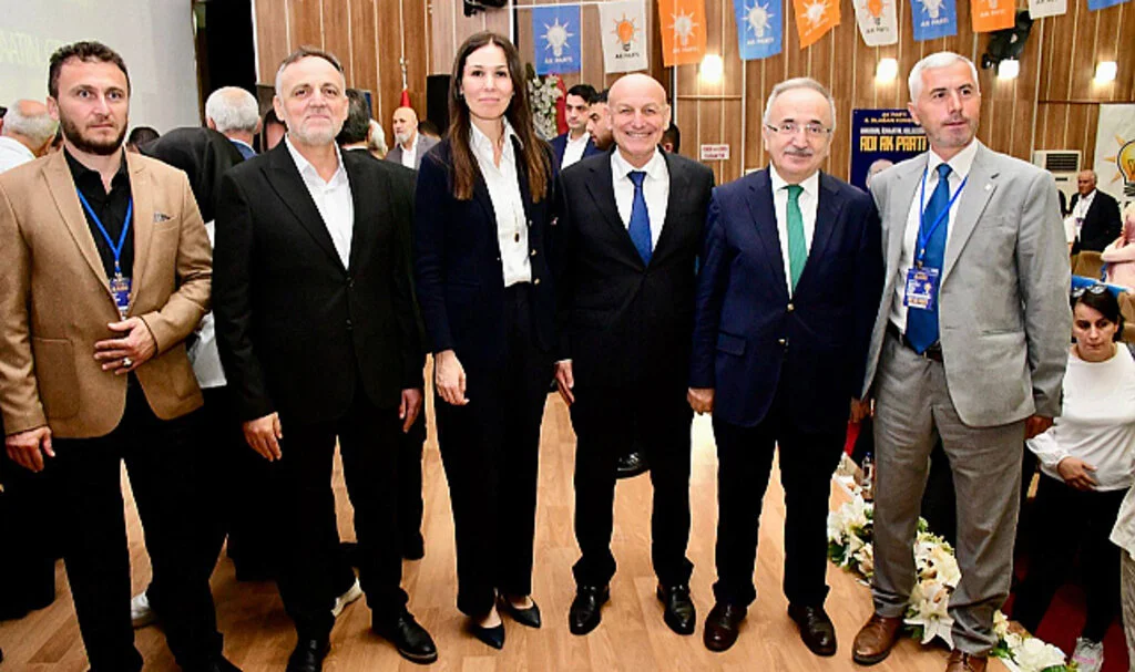 Terme AK Parti İlçe Başkanlığı'nda İsa Baş Güven Tazeledi