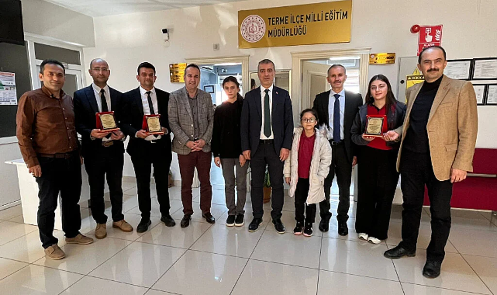 Terme’de “Dilimizin Zenginlikleri” Yarışmasında Dereceye Giren Öğrenciler Ödüllendirildi