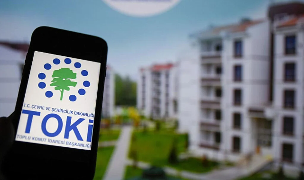 TOKİ'den Büyük Fırsat: 35 İlde Yüzde 25 Peşinatla Arsa Sahibi Olma Şansı!