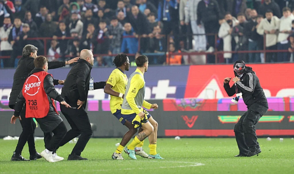 Trabzonspor-Fenerbahçe Maçındaki Olaylarda Futbolculara Takipsizlik